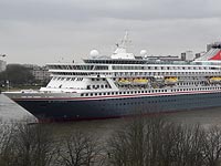 Сотни пассажиров британского круизного корабля заразились норовирусом
