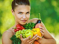 Натуристы отметили Всемирный день голого садовода. ФОТО