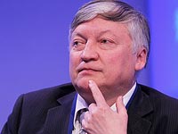 Анатолий Карпов   