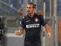 Аргентинский клуб отчислил нападающего за курение в раздевалке и 