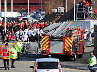 В Манчестере отменили футбольный матч из-за муляжа бомбы
