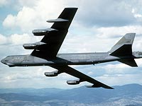 На Гуаме разбился бомбардировщик ВВС США