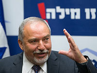 На фоне переговоров Либермана и Нетаниягу рейтинг НДИ растет. Итоги опроса NEWSru.co.il