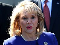 Губернатор Оклахомы применила вето к закону о запрете абортов