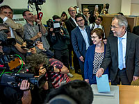 Выборы в Австрии: равные результаты при подсчете 90% голосов
