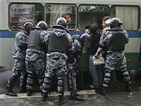 Российская полиция проводит учения:  легенда –  подавление массовой забастовки рабочих 