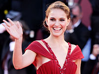 Актрисе и режиссеру Натали Портман – 35 лет. Фотогалерея