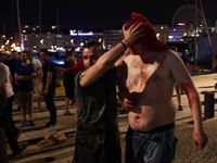 В Марселе продолжаются драки футбольных фанатов