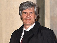 Представитель правительства Франции назвал терактом убийство полицейского и его жены под Парижем