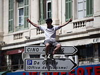 The Guardian: российские фанаты на Евро-2016 действовали с одобрения Кремля 
