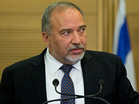 Либерман осудил нападки на командира роты, в которой служил Эльор Азария