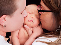 Суд распорядился записать партнершу матери ребенка в качестве второй матери