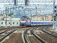 Пассажирка поезда погибла в результате падения из окна купе в Москве