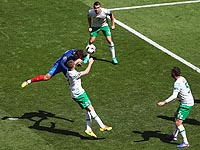 Антуан Гризманн (Атлетико) головой отправил мяч в сетку 1:1