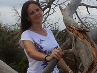 Сотни людей принесли цветы на могилу Эсти Вайнштейн