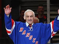 Умер один из первых легендарных тафгаев НХЛ