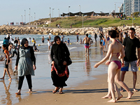 Ид аль-Фитр на пляжах Тель-Авива. Фоторепортаж