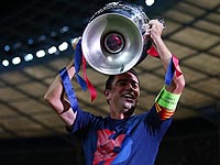 Финал Евро-2016: перед матчем почетный трофей вынесет Хави