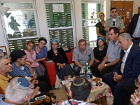 Нетаниягу навестил семью убитой террористом девочки