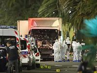 После теракта в Ницце во Франции на три месяца введено чрезвычайное положение