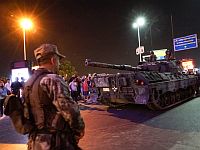 В аэропорту Стамбула в ночь на 16 июля 2016 года