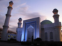 Убийца полицейских в Алма-Ате подозревается в связях с исламистами
