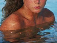 В Германии группа мусульман угрожала обнаженным людям, отдыхавшим в бассейне