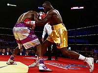 Бокс: Адонис Стивенсон защитил титул, нокаутировав Уильямса