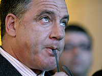 Комиссия по децентрализации рынка не пустила Идана Офера в нефтяной сектор