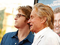 Сын Майкла Дугласа вышел из тюрьмы: отец возмущен законами США