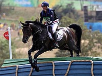 Чемпионами в конном троеборье стали французы и