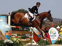 В индивидуальном конном троеборье победил Михаэль Юнг