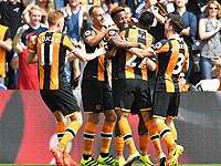 Первый гол чемпионата Англии забит в ворота чемпиона. Отличился бывший форвард