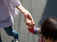 Родители-одиночки получат по 1.000 шекелей на каждого школьника