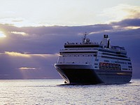 Китаянка, упавшая с круизного лайнера, продержалась на плаву 38 часов