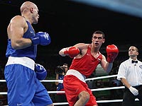 Бокс: Василий Левит проиграл россиянину в финале