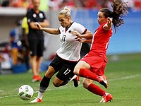 Немки проиграли канадкам: результаты футбольных матчей