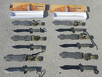 Предотвращена попытка поставки в Газу боевых ножей и графита