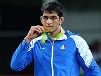 Вольная борьба: в финале иранец победил россиянина