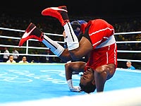 В финале кубинец победил боксера из Узбекистана