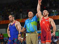 Вольная борьба. В финале американец победил азербайджанца