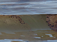 20 тонн сырой нефти вылилось в Красное море в районе Акабы