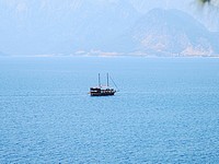 Возле берегов Турции затонуло прогулочное судно: 33 пострадавших, в том числе россиянка