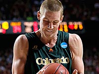 Американский центровой перебрался из Турции в 