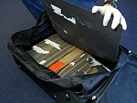 В аэропорту Бен-Гуриона задержаны израильтянки, перевозившие 7 кг кокаина