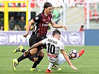 Харт неудачно дебютировал в Италии. Матч в Генуе прерван. Ливень помог 