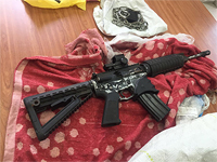 Задержан житель Лода, у которого при обыске были конфискованы автомат и пистолет