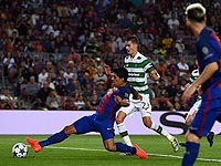 Лионель Месси забил три мяча. 