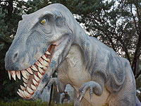 Динозавры решили остаться в Рамат-Авиве 
