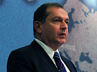 Британский посол в Саудовской Аравии совершил Хадж после перехода в ислам